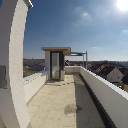 Designerhaus Mit Dachterrasse * Nittendorf